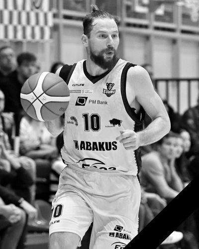 Z ogromnym smutkiem informujemy o śmierci Romka Janika.